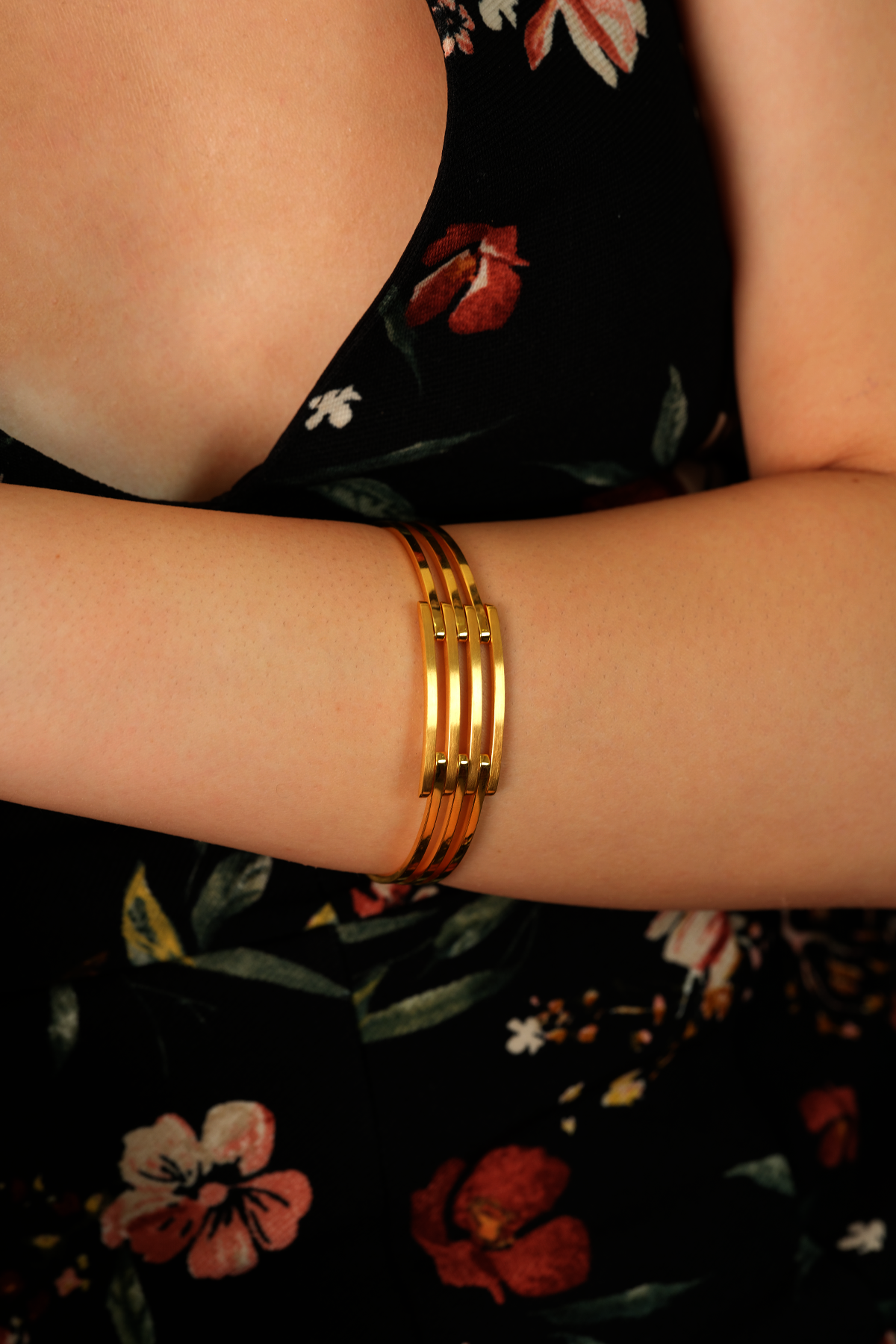 14 Ayar Altın Cimarlı Kaburga Kelepçe