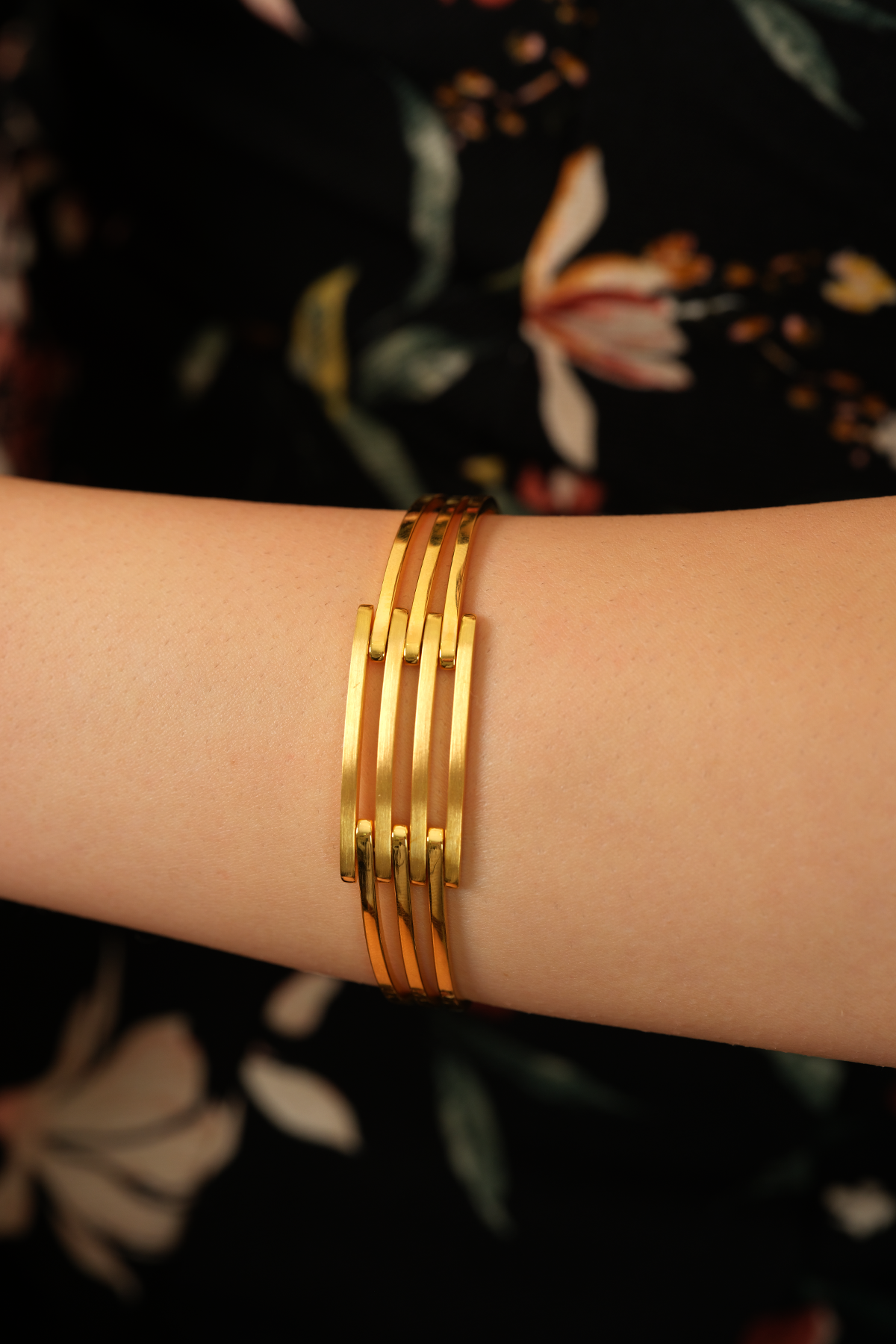 14 Ayar Altın Cimarlı Kaburga Kelepçe