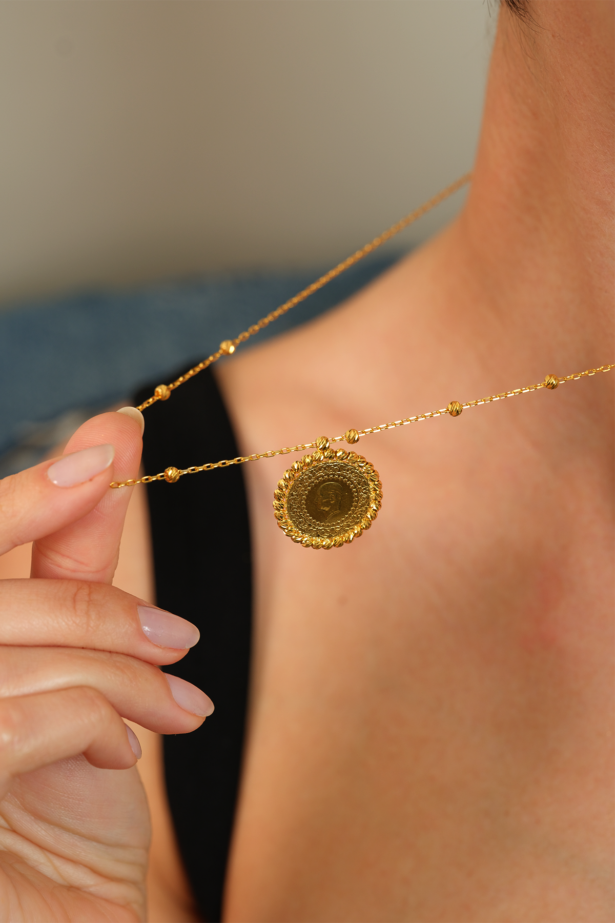 14 Ayar Altın Dorikalı Çeyrekli Kolye