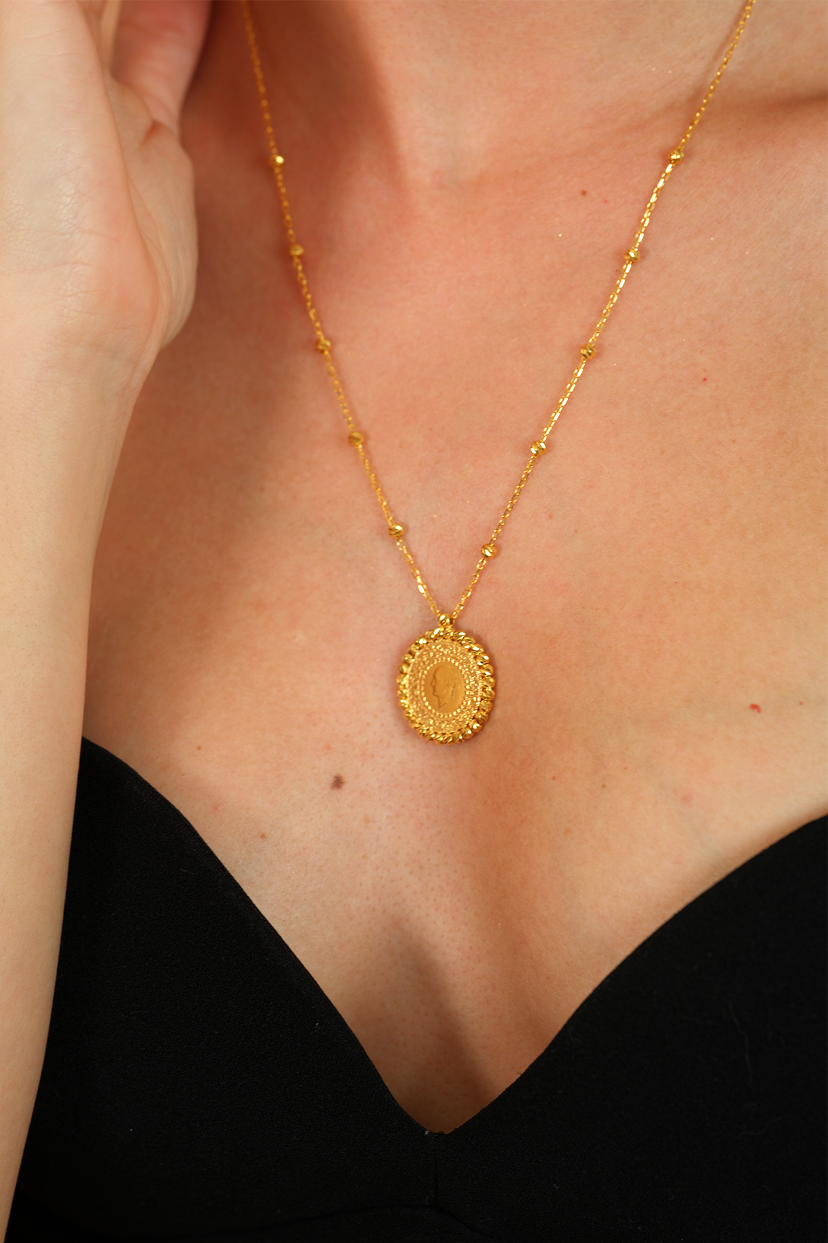 14 Ayar Altın Dorikalı Çeyrekli Kolye