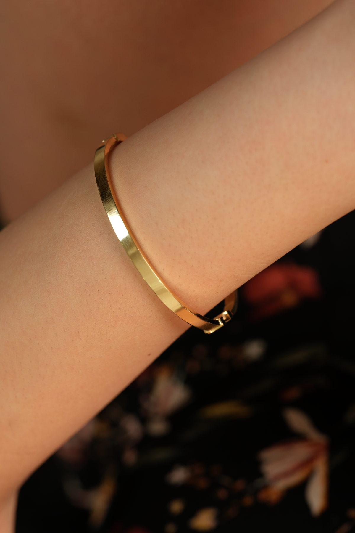 14 Ayar Altın İnce Charnel Kelepçe