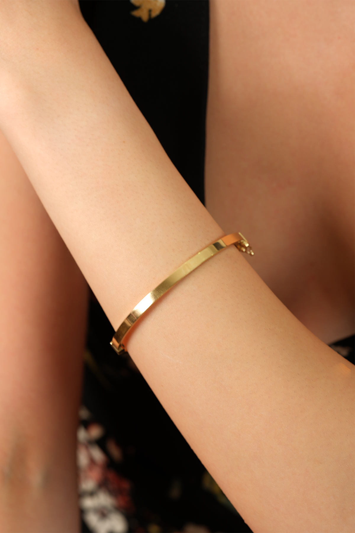 14 Ayar Altın İnce Charnel Kelepçe