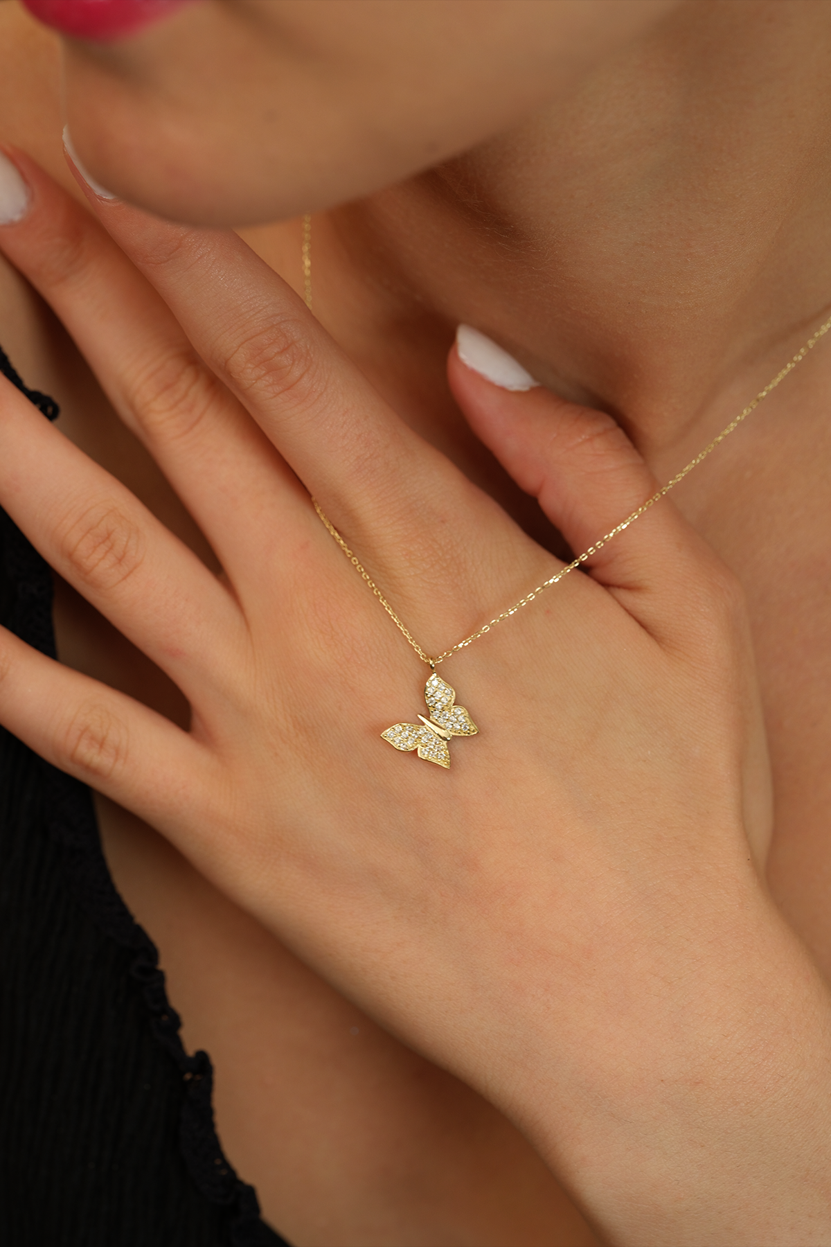 14 Ayar Altın İnce Taş Detaylı Kelebek Kolye