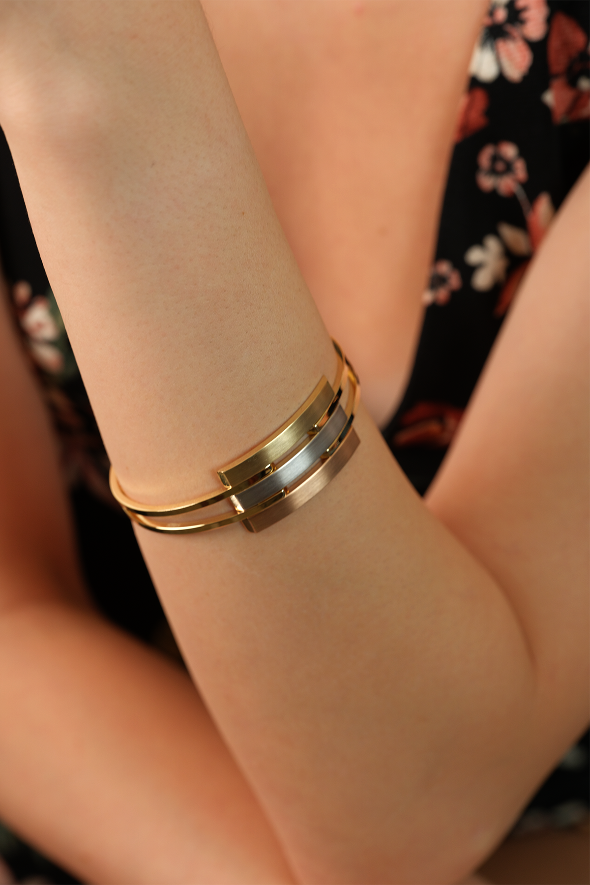 14 Ayar Altın Kalın Üçlü Kaburga Kelepçe