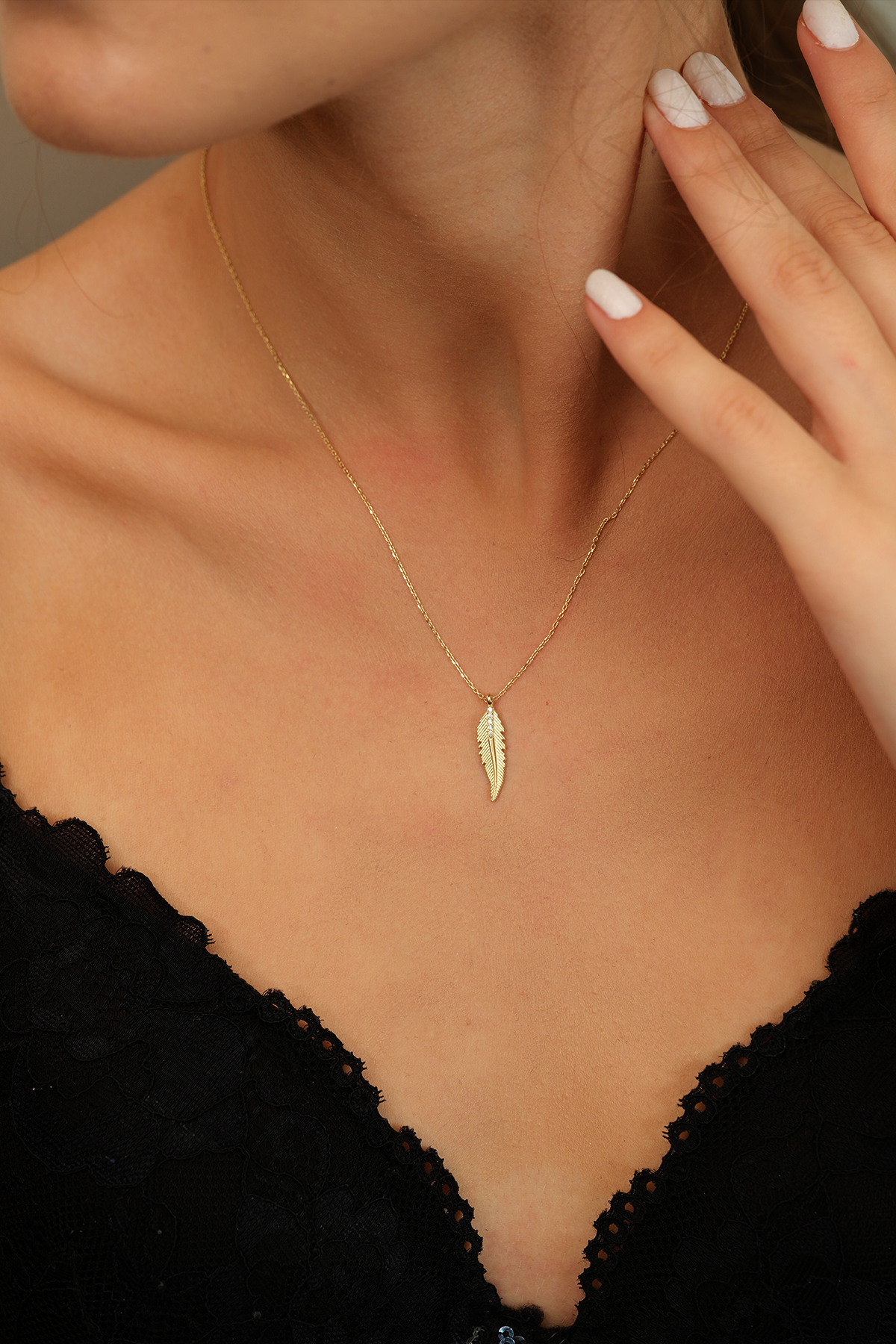 14 Ayar Altın Kuş Tüyü Kolye