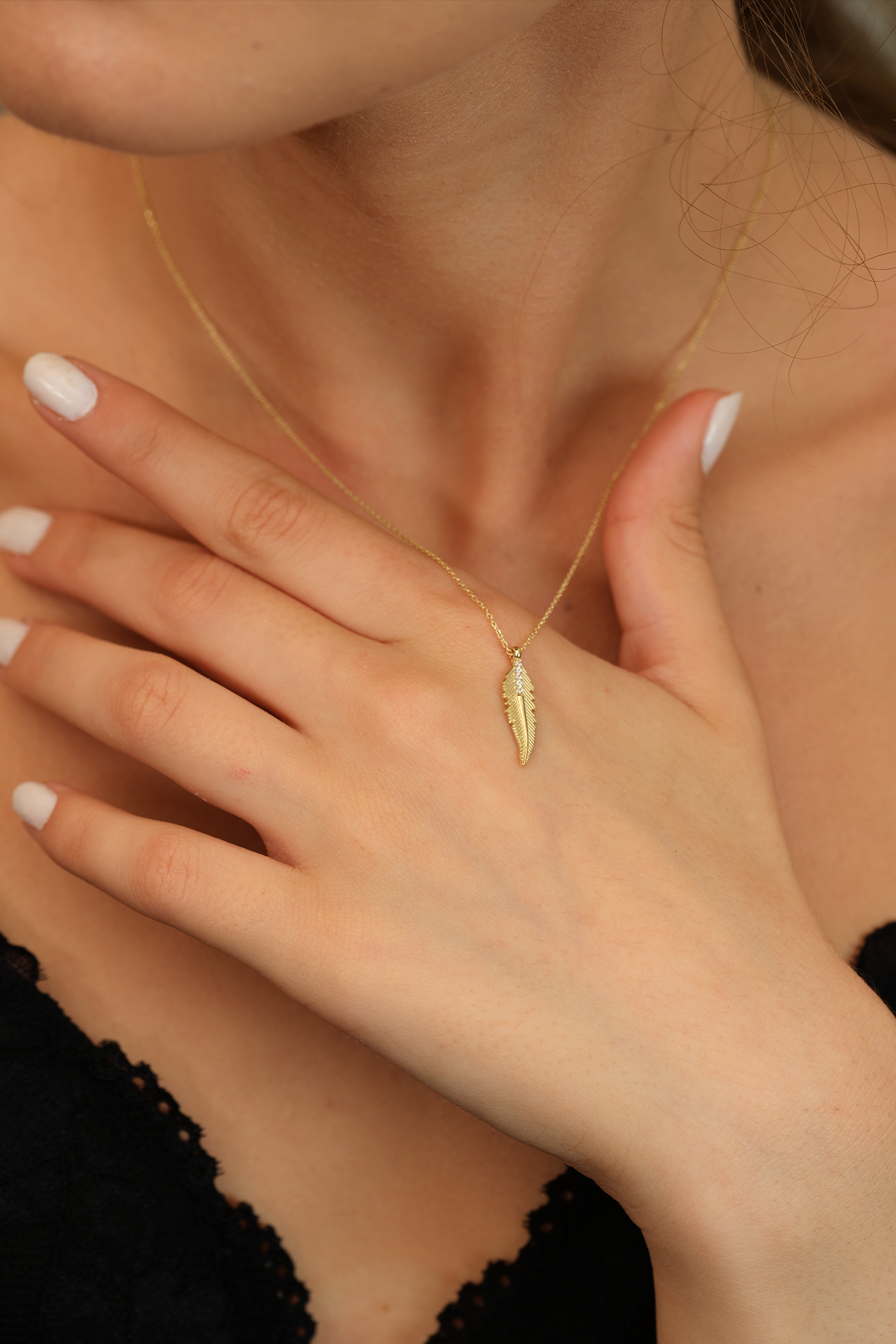 14 Ayar Altın Kuş Tüyü Kolye