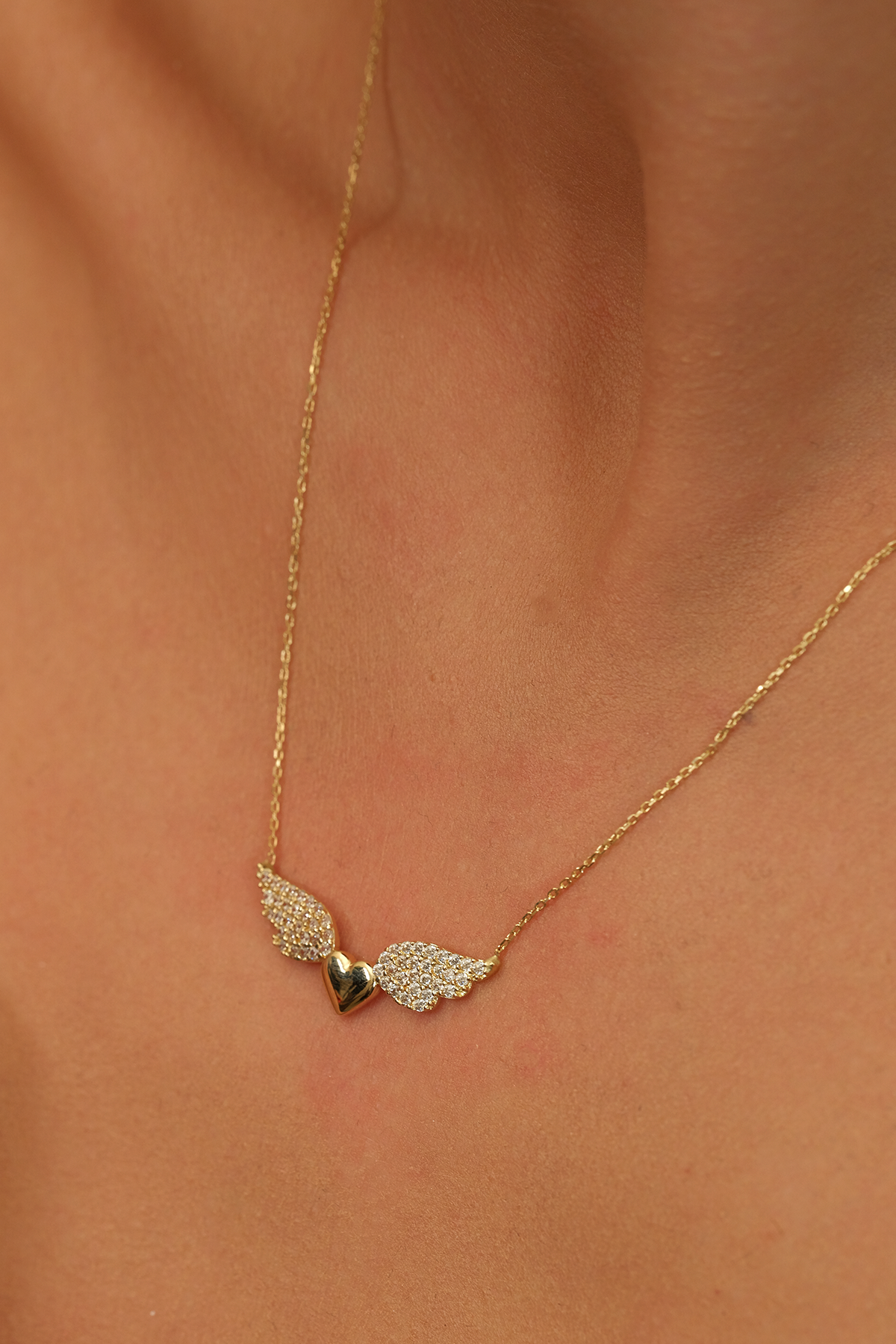 14 Ayar Altın Melek Kanatlı Taşlı Kalp Kolye