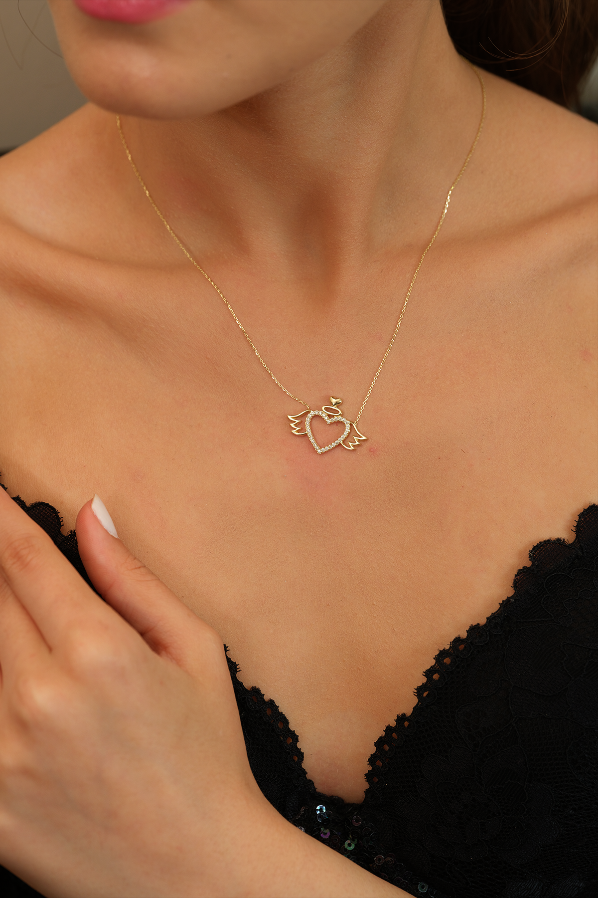 14 Ayar Altın Melekli Kalp Kolye