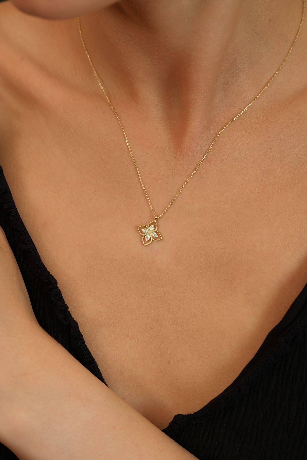 14 Ayar Altın Özel Taşlı Yonca Kolye