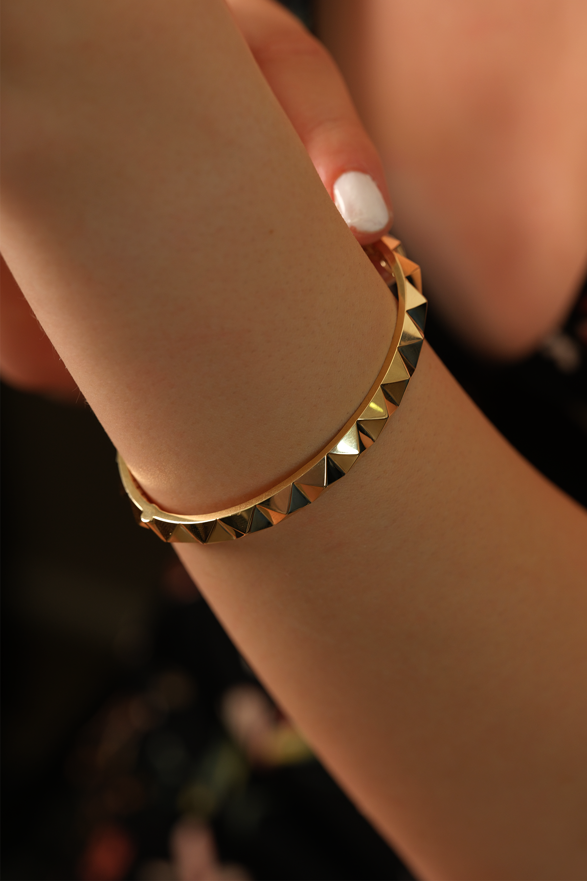 14 Ayar Altın Piramit Kelepçe