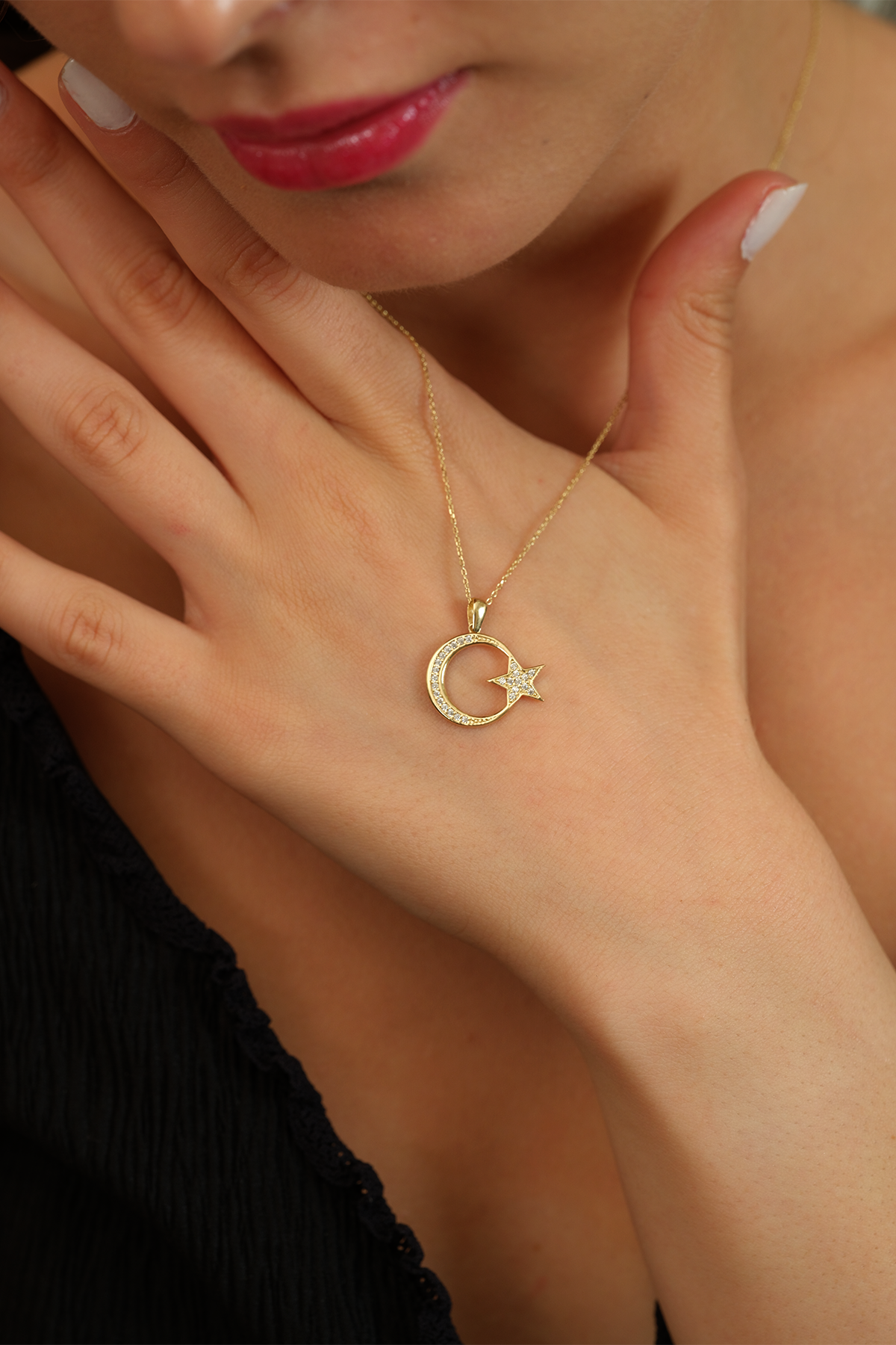 14 Ayar Altın Taşlı Ay Yıldız Kolye