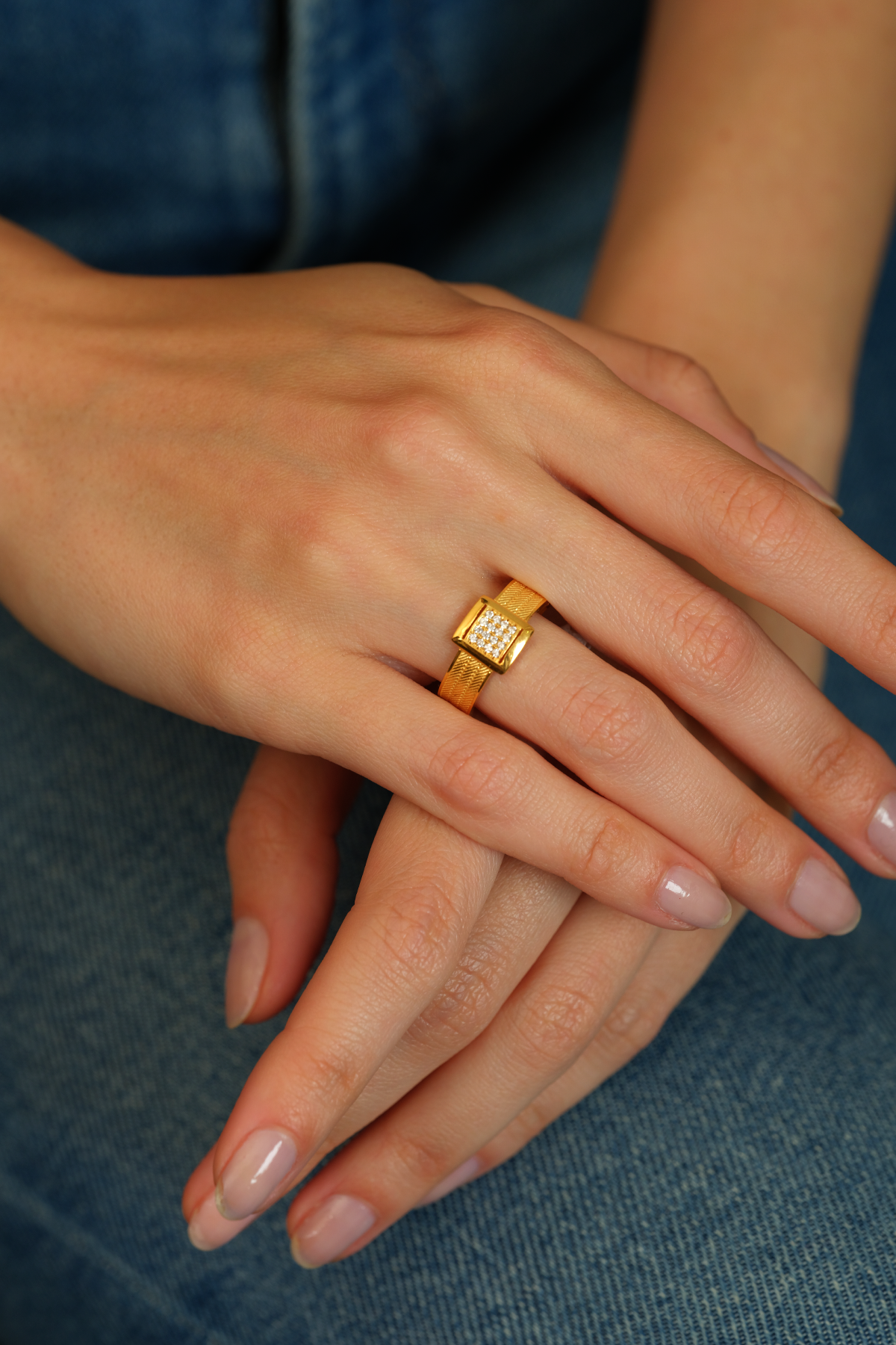 14 Ayar Altın Taşlı Hasır Yüzük