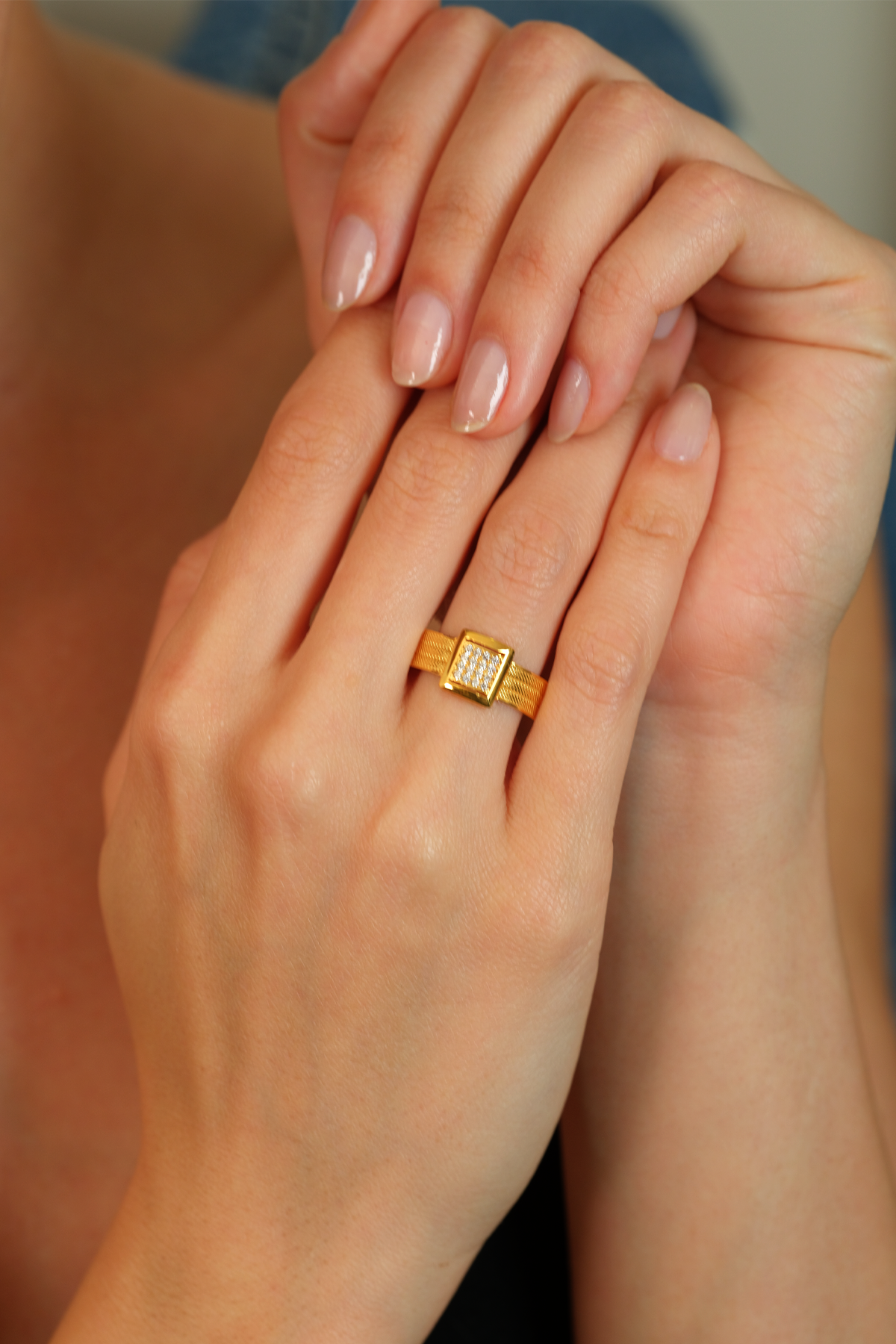 14 Ayar Altın Taşlı Hasır Yüzük