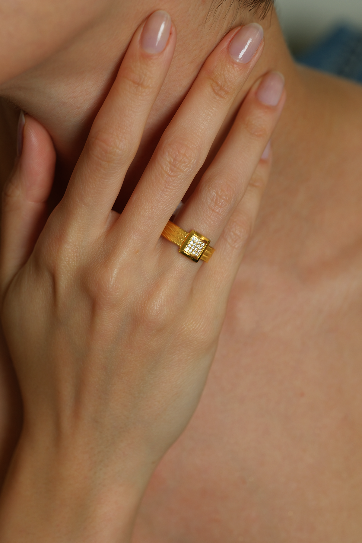 14 Ayar Altın Taşlı Hasır Yüzük