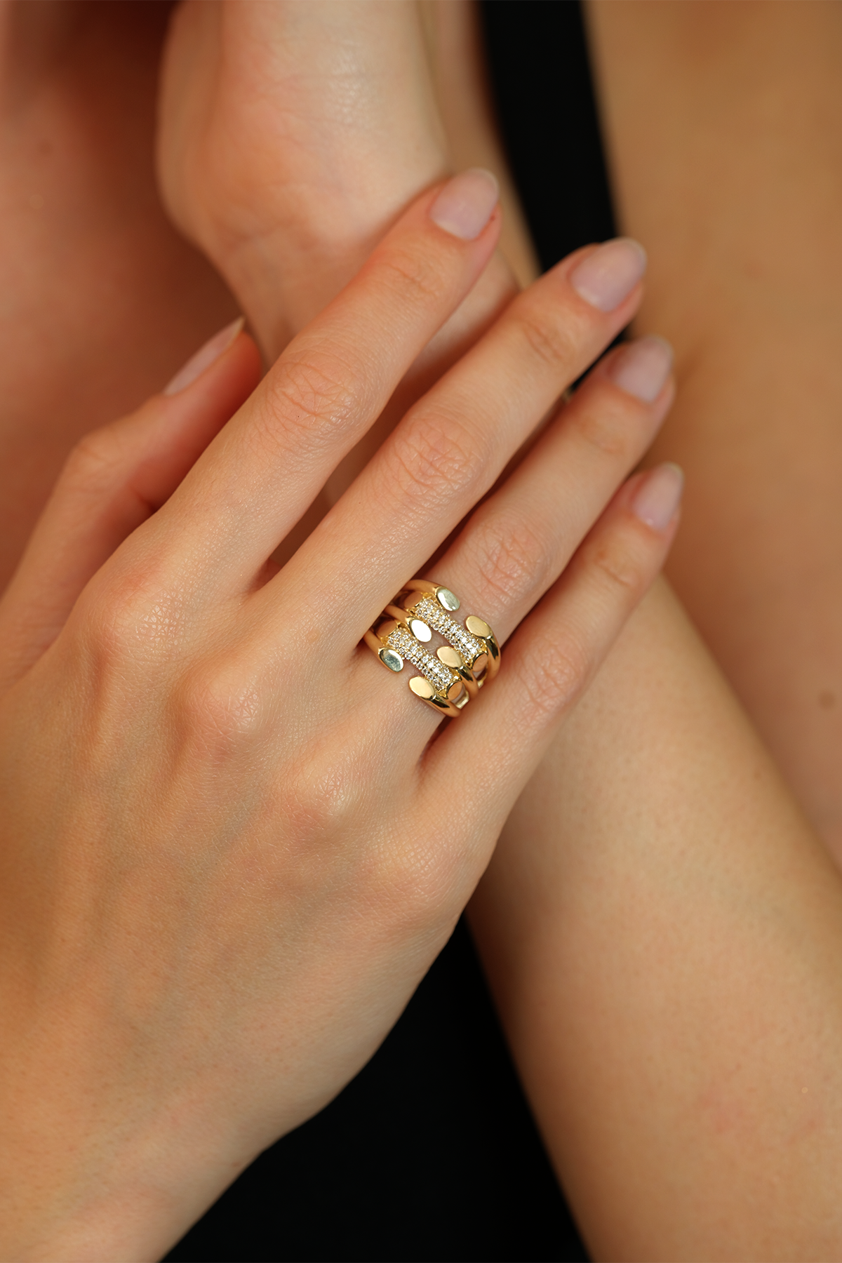 14 Ayar Altın Taşlı Kaburga Yüzük