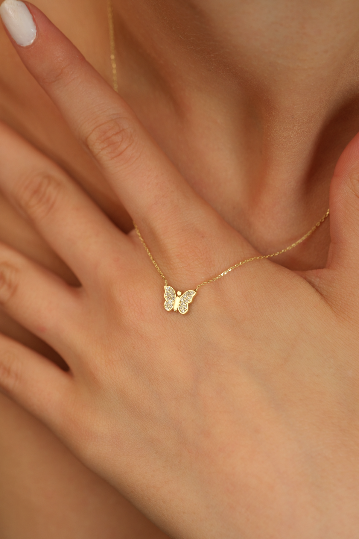 14 Ayar Altın Taşlı Kelebek Kolye