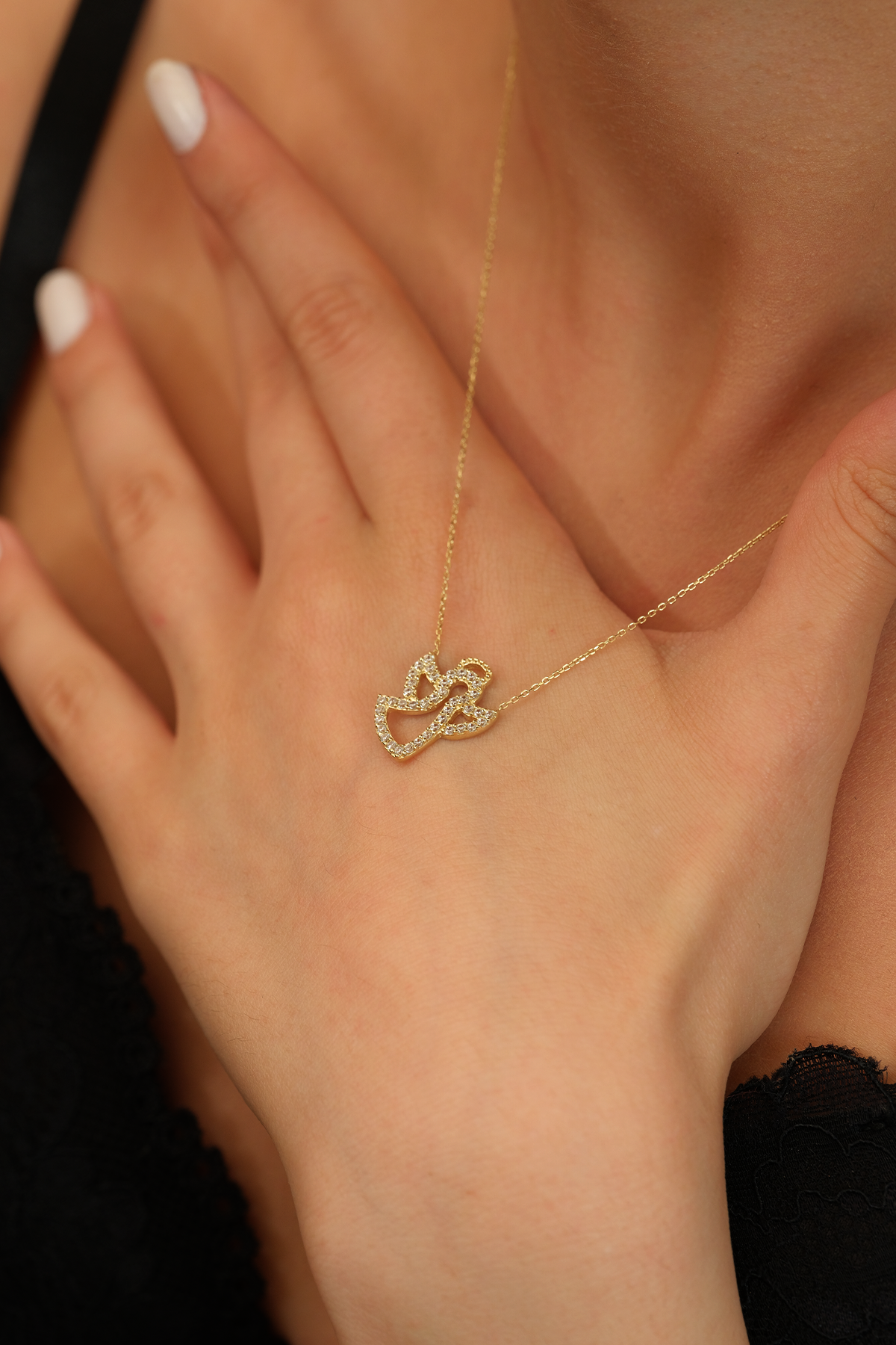 14 Ayar Altın Taşlı Melek Figürlü Kolye