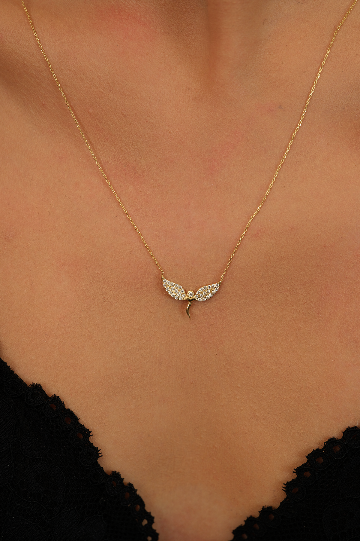 14 Ayar Altın Taşlı Melek Kolye