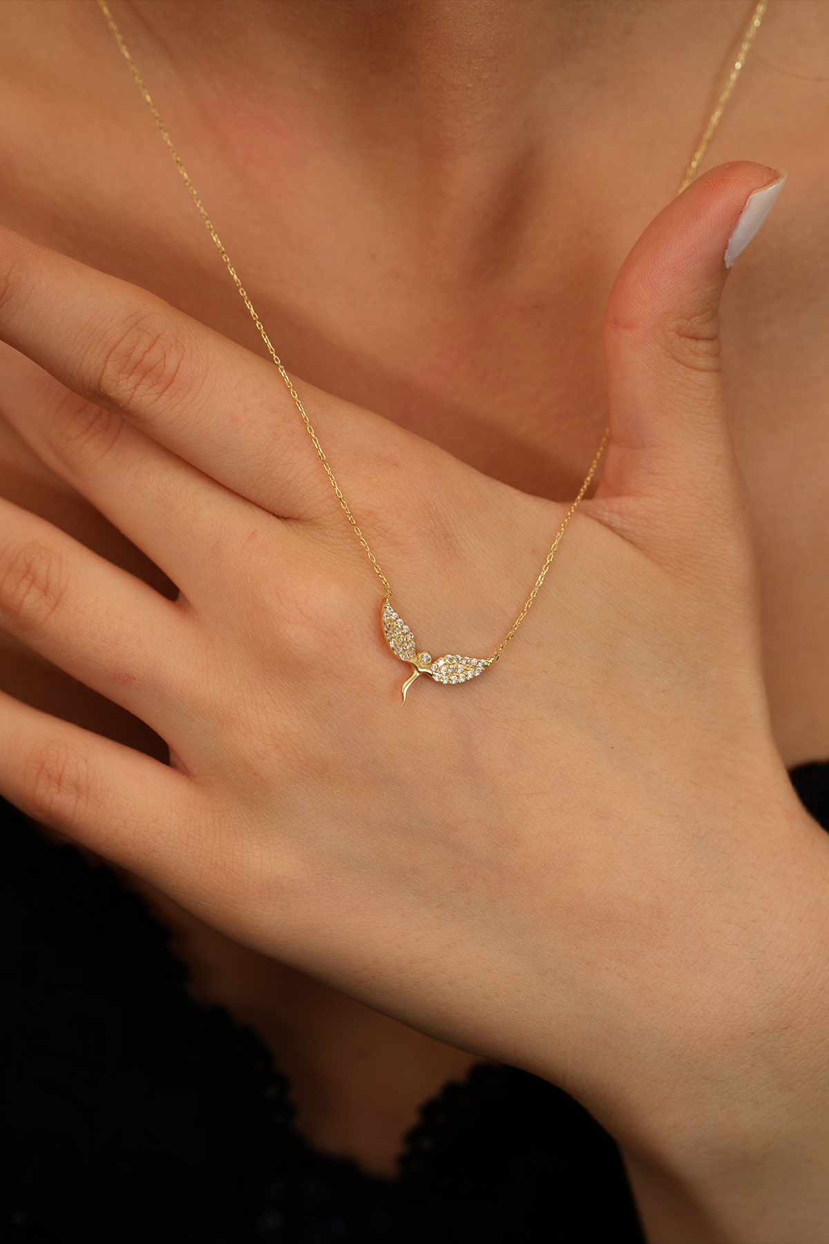 14 Ayar Altın Taşlı Melek Kolye