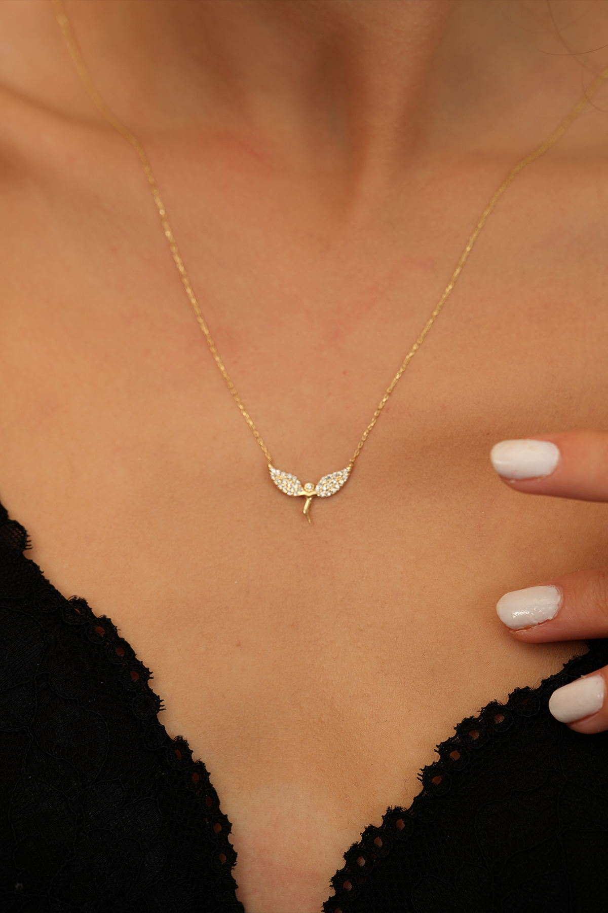 14 Ayar Altın Taşlı Melek Kolye