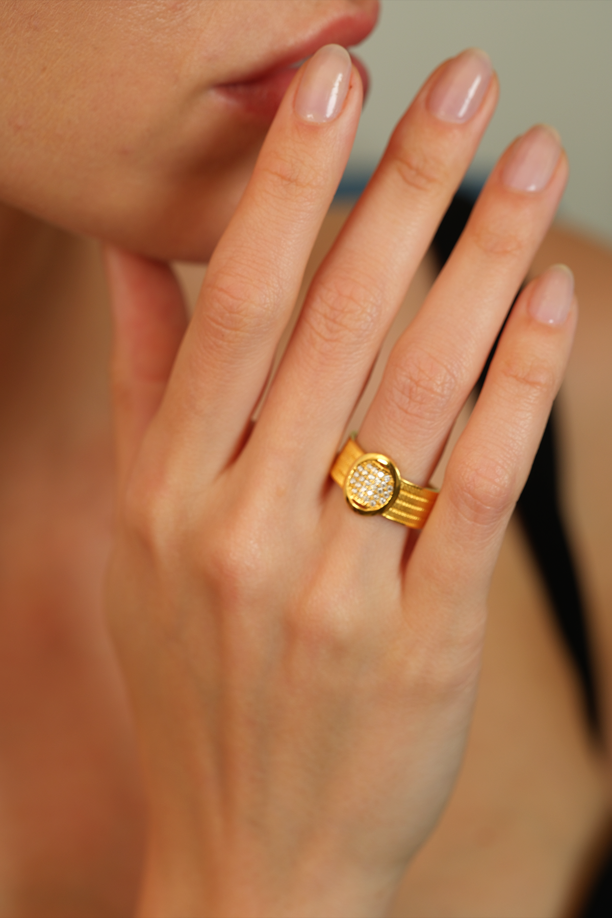 14 Ayar Altın Taşlı Oval Hasır Yüzük