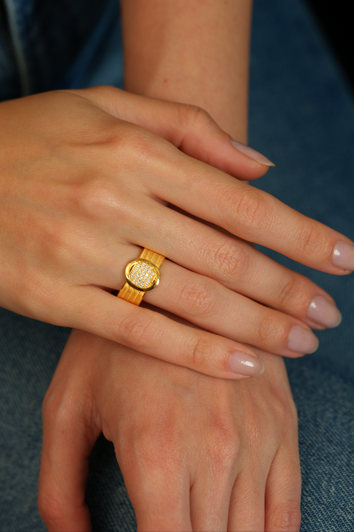 14 Ayar Altın Taşlı Oval Hasır Yüzük