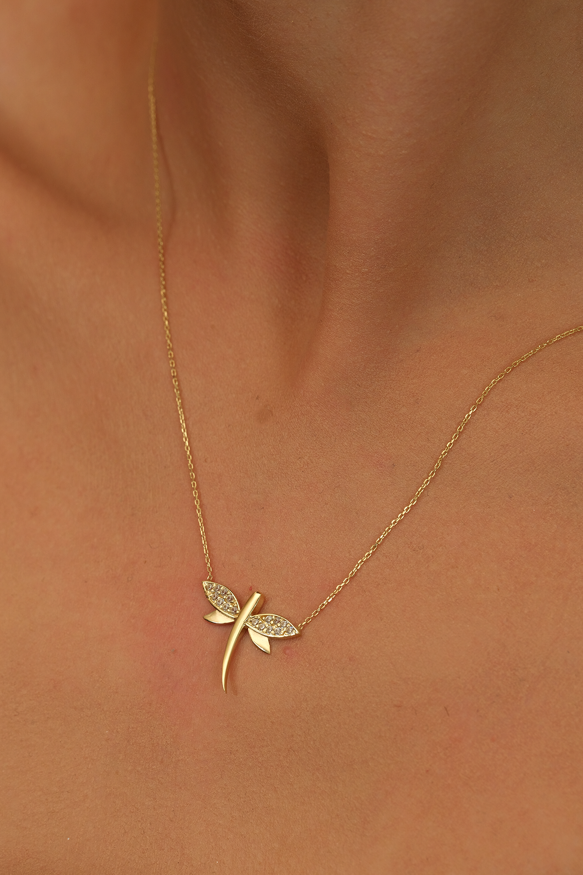 14 Ayar Altın Taşlı Yusufçuk Kolye