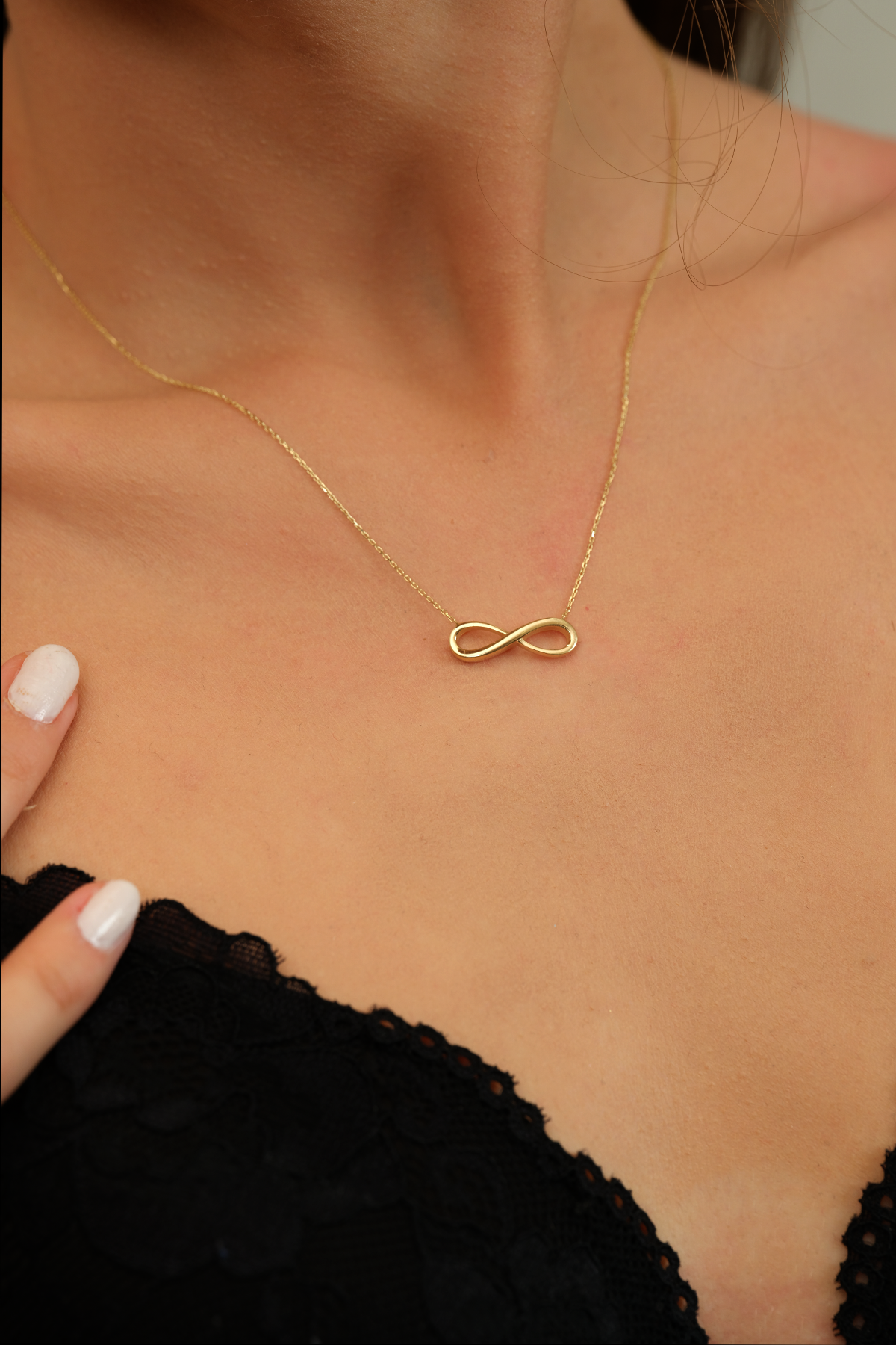 14 Ayar Altın Zarif Sonsuzluk Kolye
