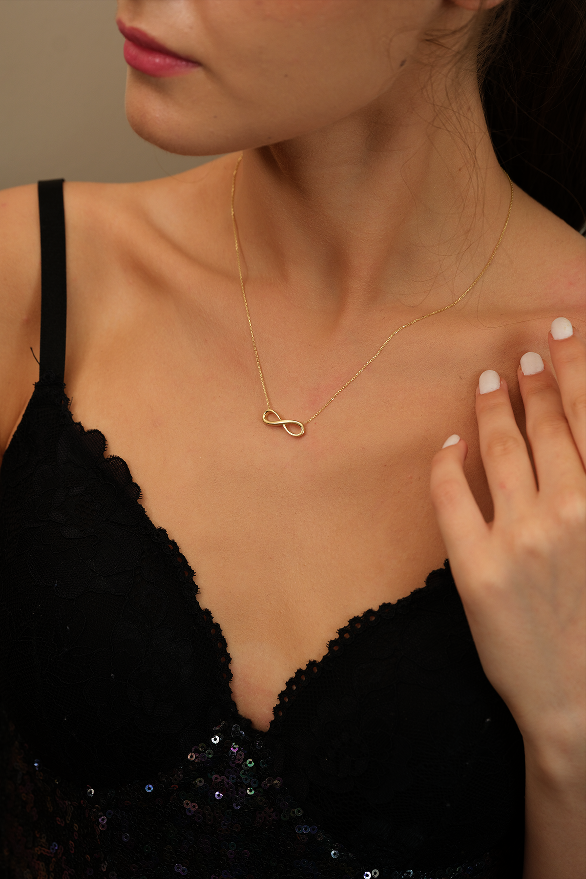 14 Ayar Altın Zarif Sonsuzluk Kolye