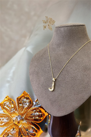 14 Ayar Altın J Harf Kolye Ucu