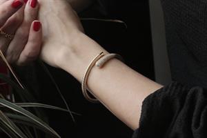 14 Ayar Altın Taşlı Tasarım Kelepçe