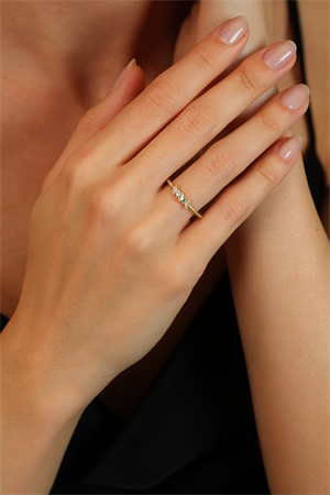 14 Ayar Altın Baget Taşlı Çıtır Yüzük