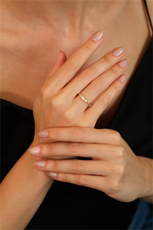 14 Ayar Altın Baget Taşlı Çıtır Yüzük