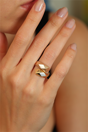 14 Ayar Altın Dörtgen Köşeli Yüzük