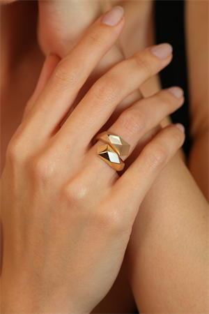 14 Ayar Altın Dörtgen Köşeli Yüzük