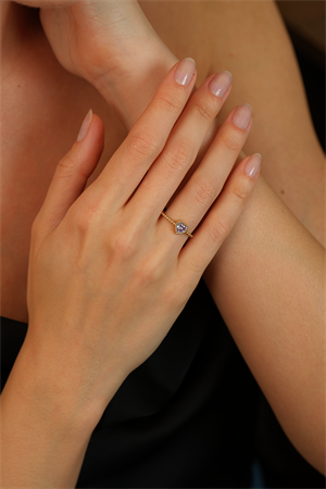 14 Ayar Altın Kalpli Taşlı Eklem Yüzük