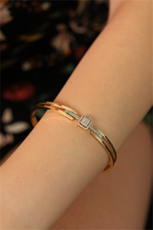 14 Ayar Altın Mini Bagetli Kaburga Kelepçe