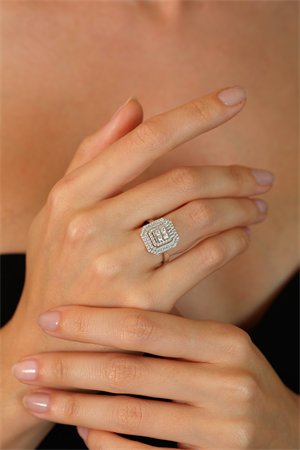 14 Ayar Altın Opulent Baget Yüzük