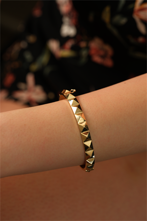 14 Ayar Altın Piramit Kelepçe