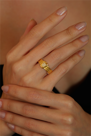 14 Ayar Altın Taşlı Zarif Hasır Yüzük