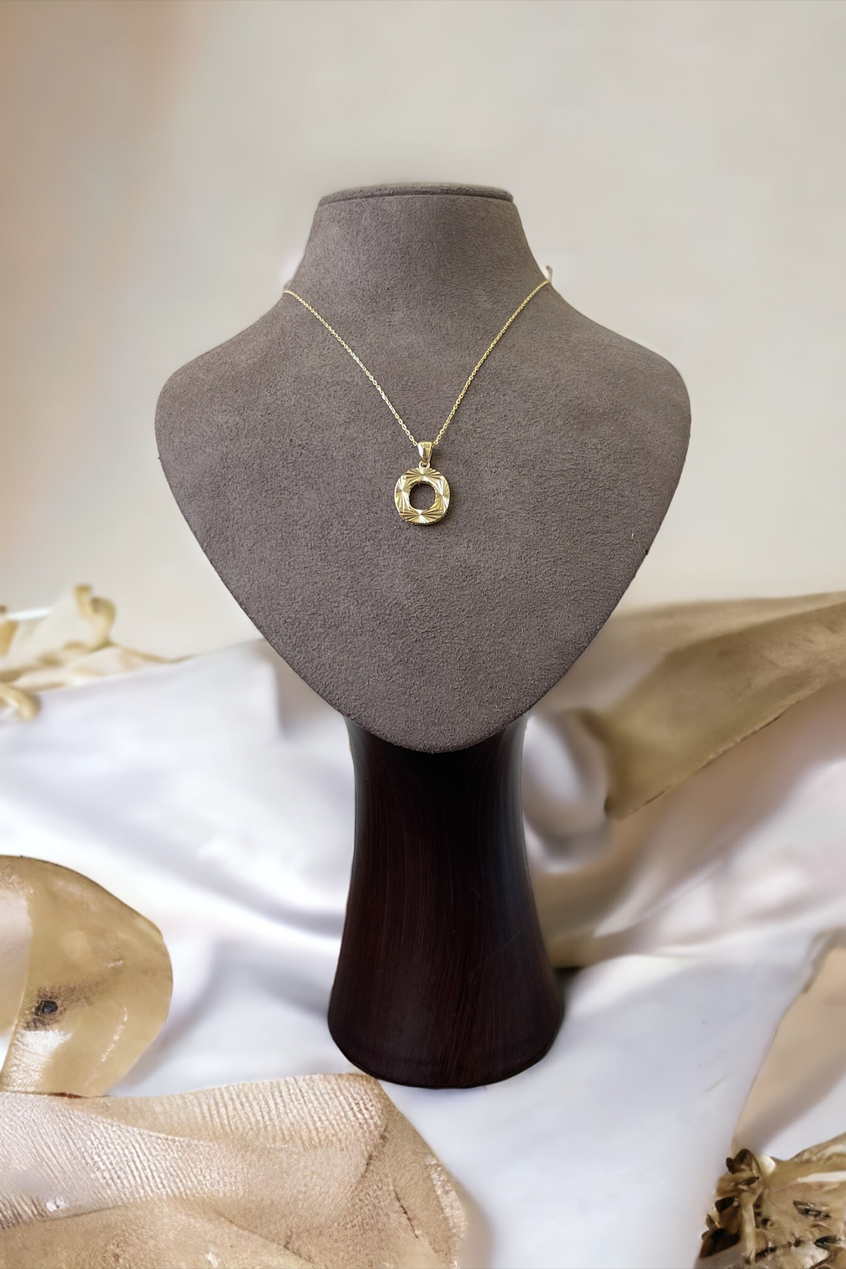 14 Ayar Altın O Harf Kolye Ucu