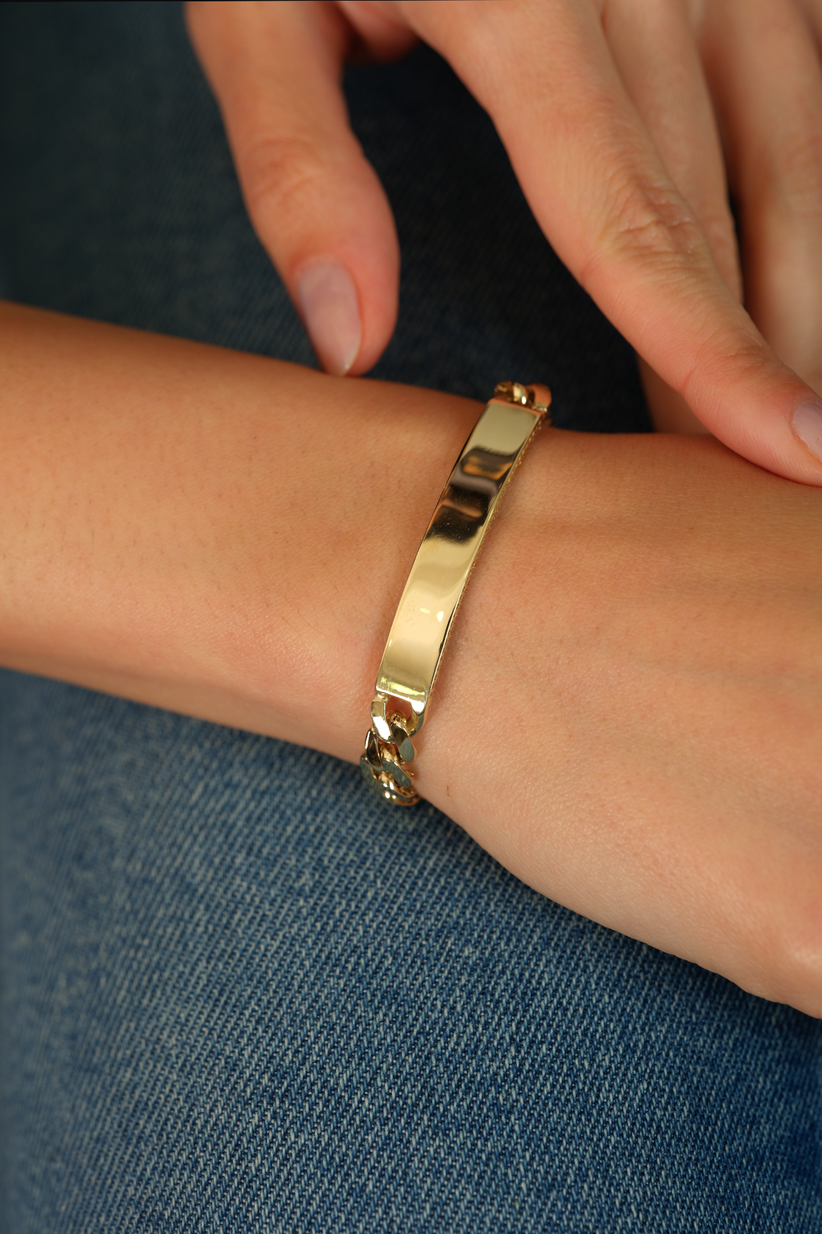 Kalın Plakalı Bileklik