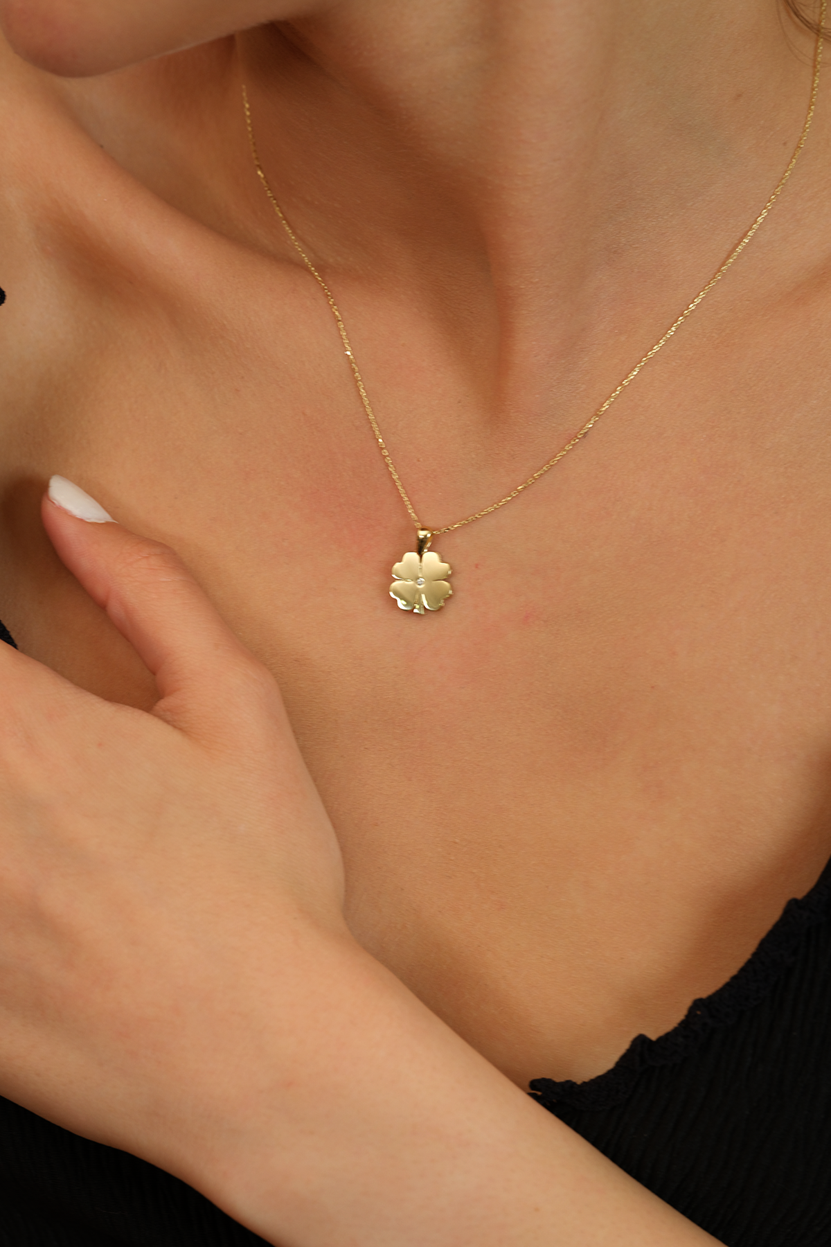 Mini Taşlı Yonca Kolye