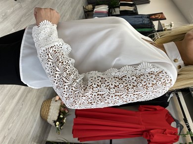 Boyun Çıtçıtlı Kolu Dantelli Beyaz Bluz