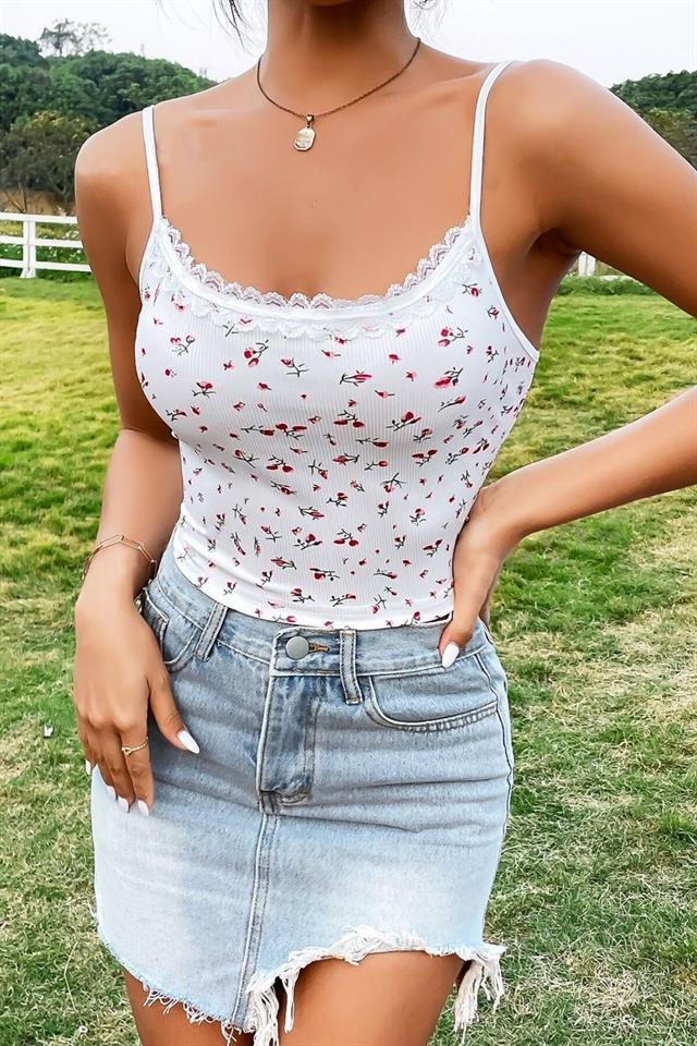 Bella Notte Beyaz Minimalist Kırmızı Lale Desenli Askılı Atlet A-7502