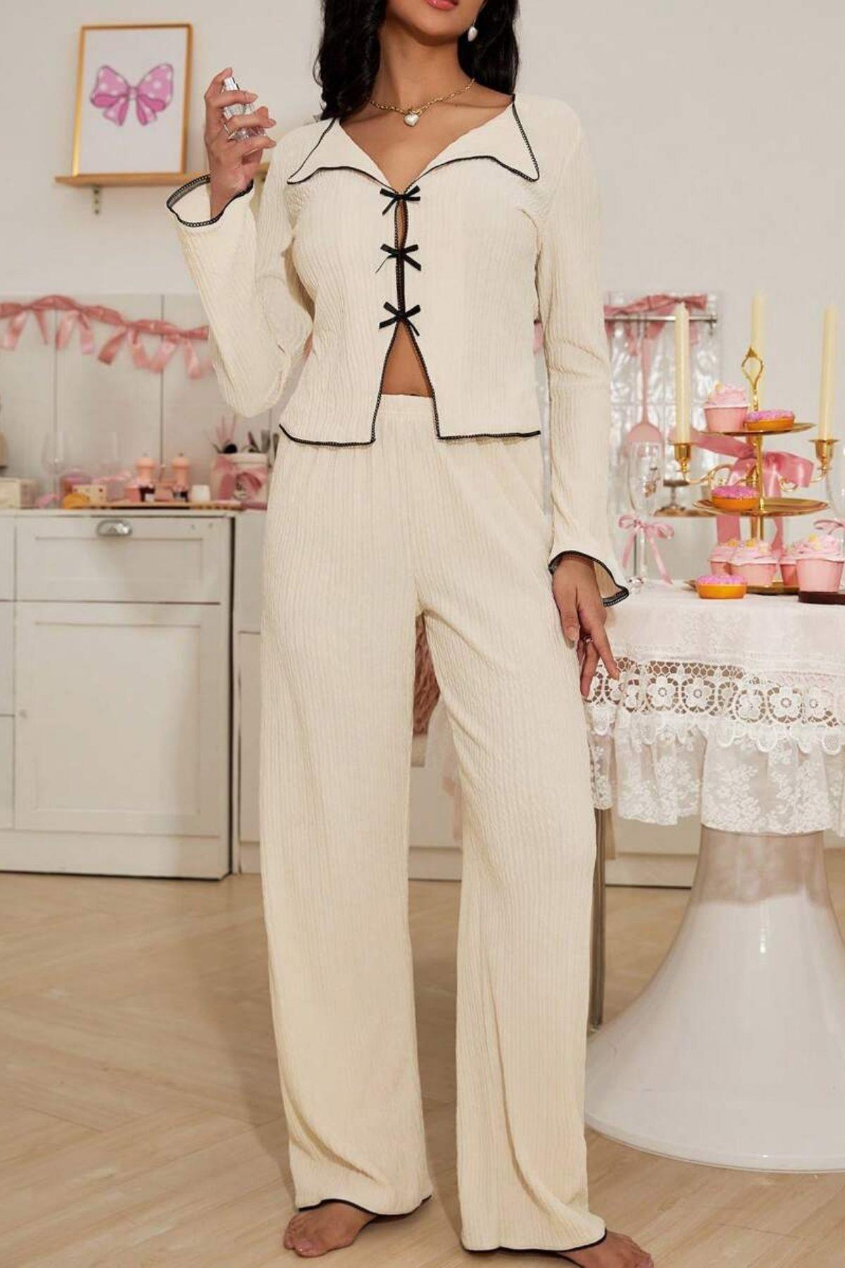 Bella Notte Krem Fiyonk Aksesuarlı Dekolteli Pijama Takımı 77119