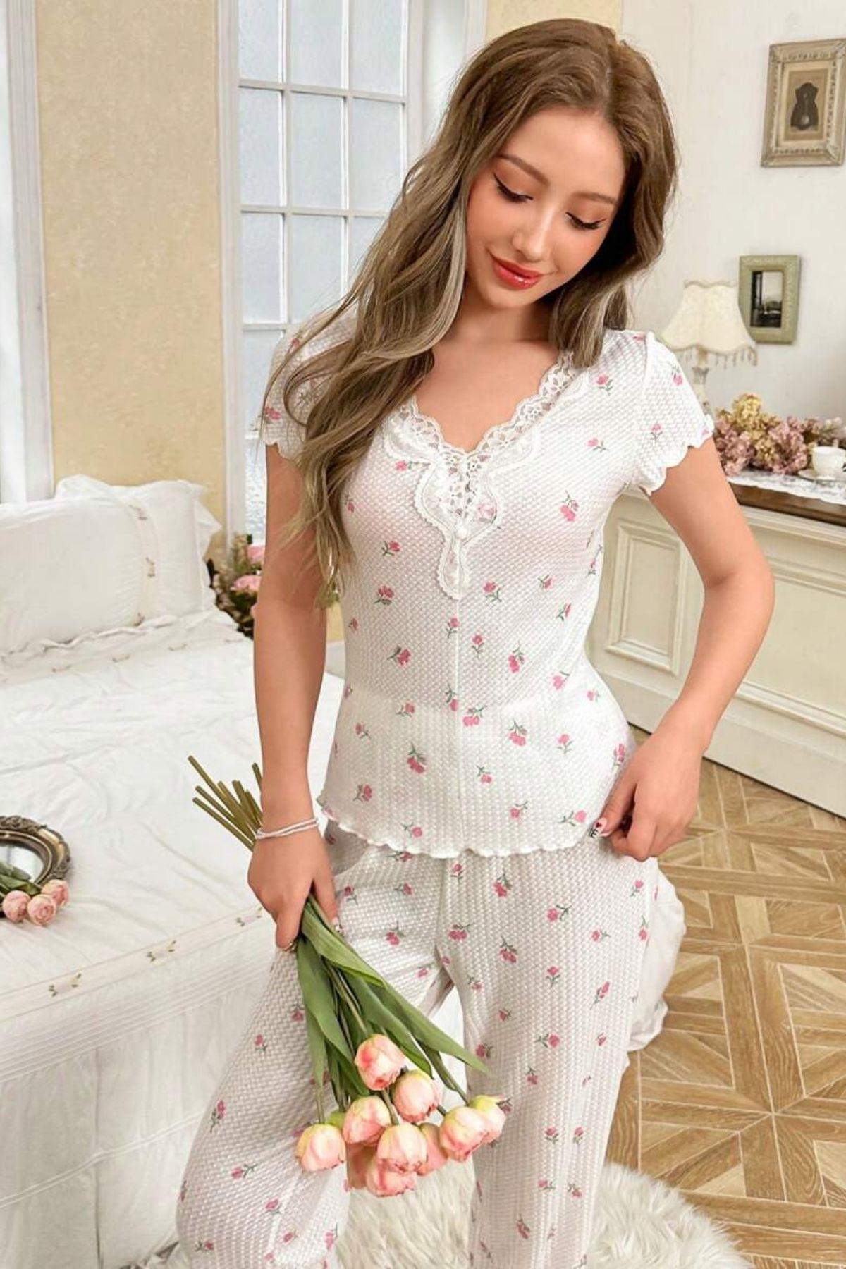 Bella Notte Ekru V Yakalı Dantel Detaylı Vintage Pijama Takımı 7319