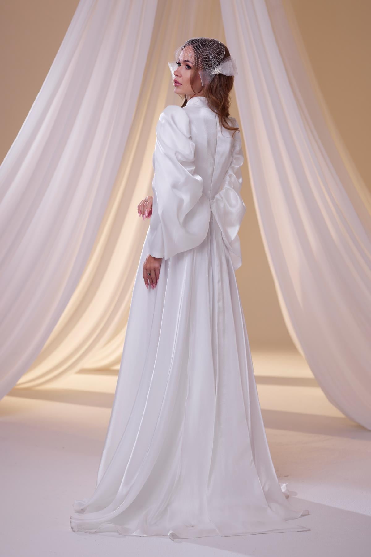 Angel Abiye Ekru
