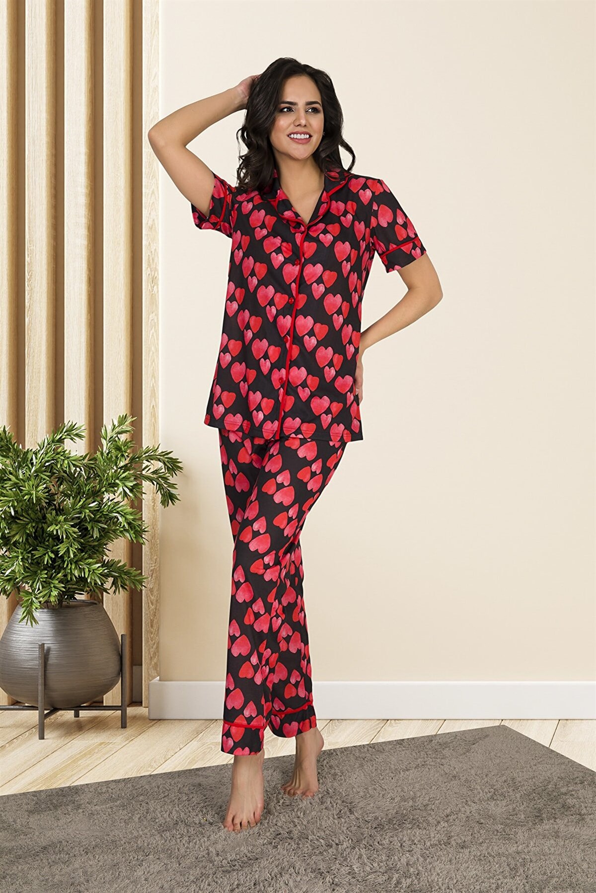 MyBen Kadın Kalp Desenli Siyah Renkli Düğmeli Biyeli Kısa Kollu Pijama  Takımı 10081