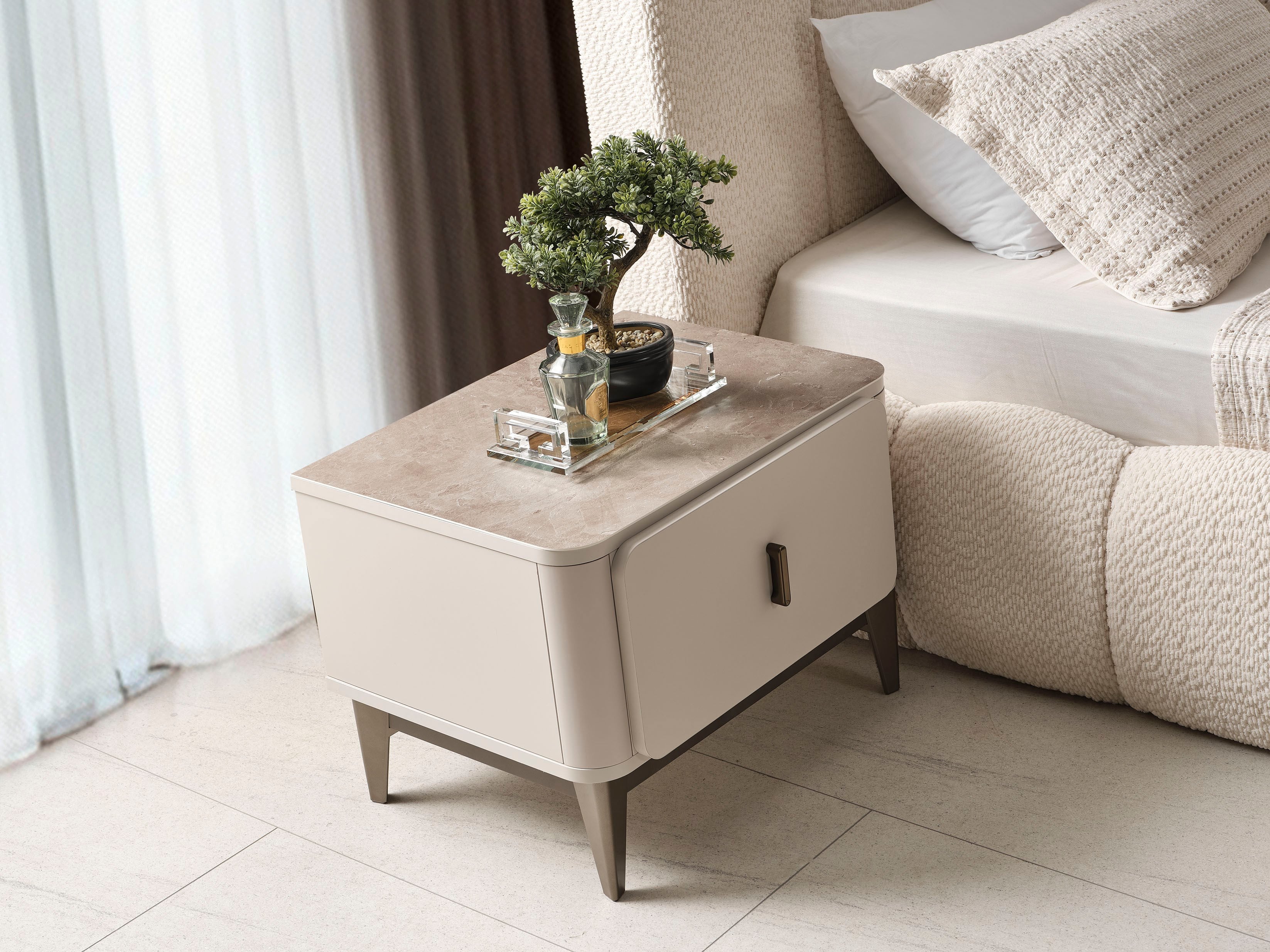 Aura Soft Komodin